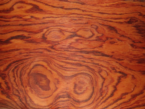 南康市华宇胶粘剂批发商行 专业供应花梨木木皮及地板辅材一站式解决方案